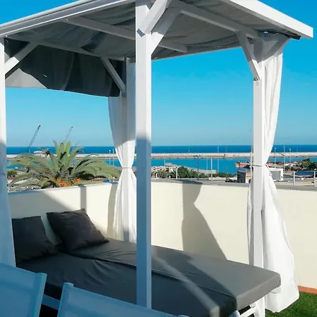 Terraza Del Atlantico, Un Oasis En La Ciudad Daire
